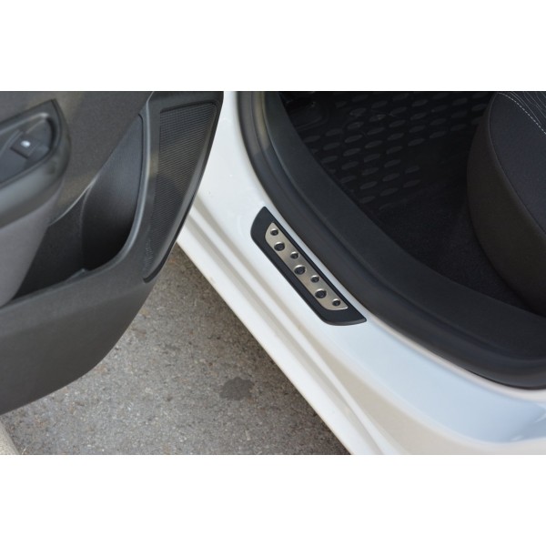 Ford Ranger Kapı Eşiği (Dotline) 4 Prç. P.Çelik + Abs 2011 ve Sonrası